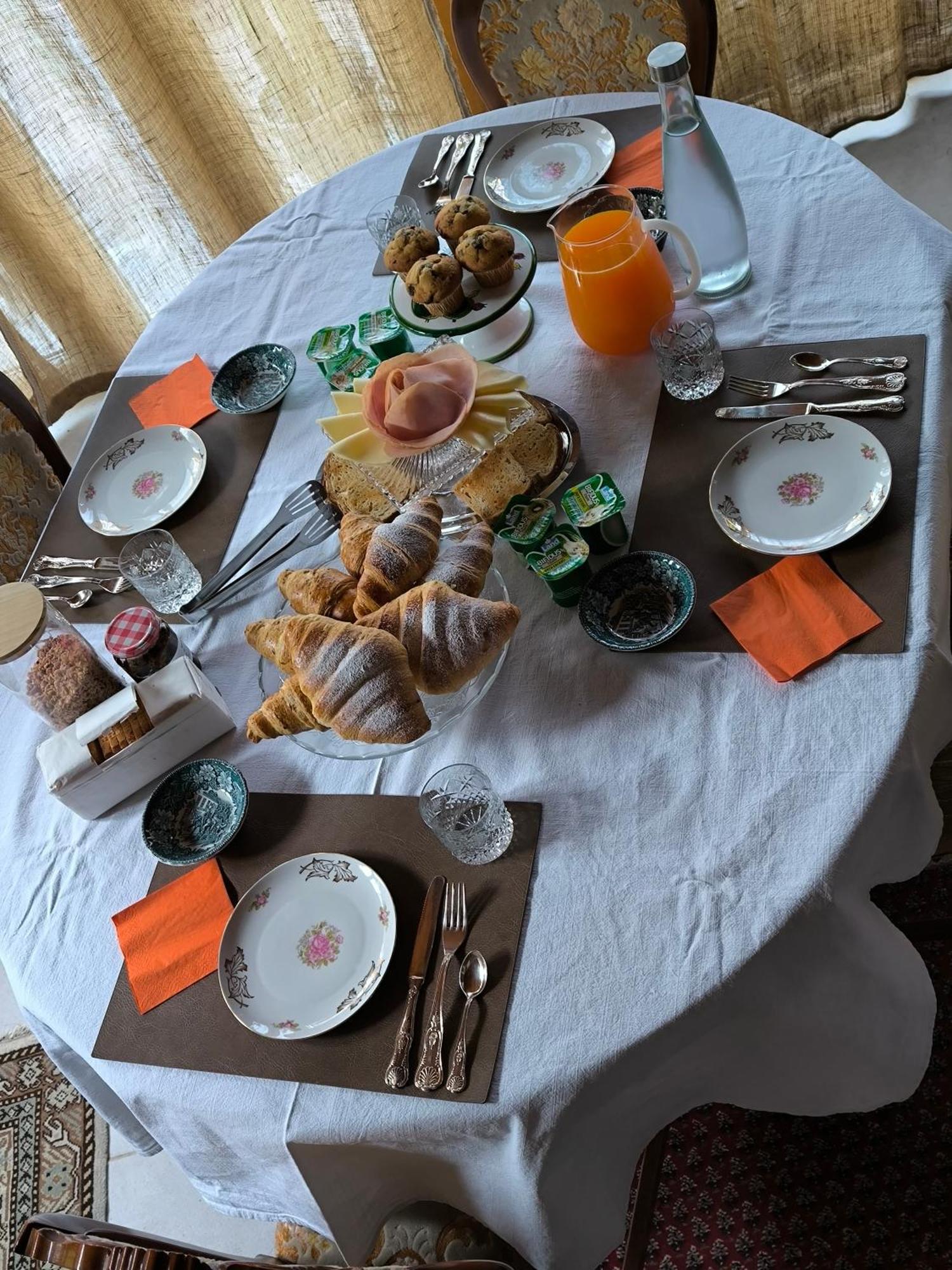 Le Piante Di Casa Samar Bed & Breakfast Castelguelfo ภายนอก รูปภาพ